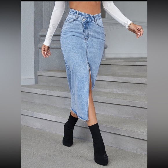 Stepped Waist Split Thigh light wash long raw hem Denim Skirt - Picture 5 of 8